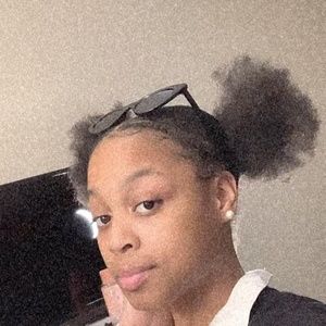 Meet your Posher, Nadia